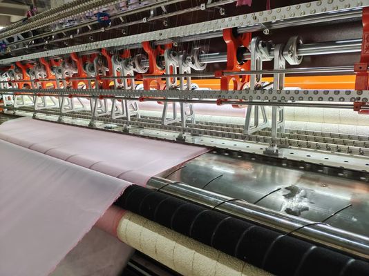 82 Zoll-Decken-Steppdecke, die Maschine mit Rand-Schneidvorrichtung herstellt