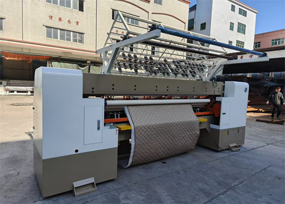 3-Reihe-Fabrik-Quilting-Maschine mit einer Produktionsgeschwindigkeit von 60 bis 280 m/m