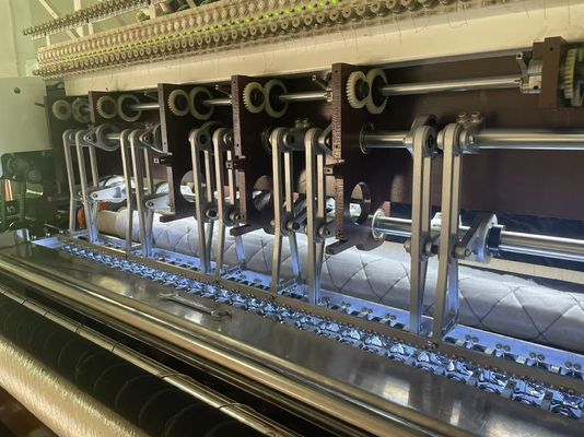 1400 RPM 1,7 m Computergestützte Drehhaken-Mehrnadel-Quilting-Maschine