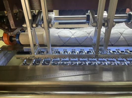 B-Serie Computergestützte Rotationshaken-Mehrnadel-Quilting-Maschine
